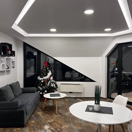 Apartment Diamond 4 *