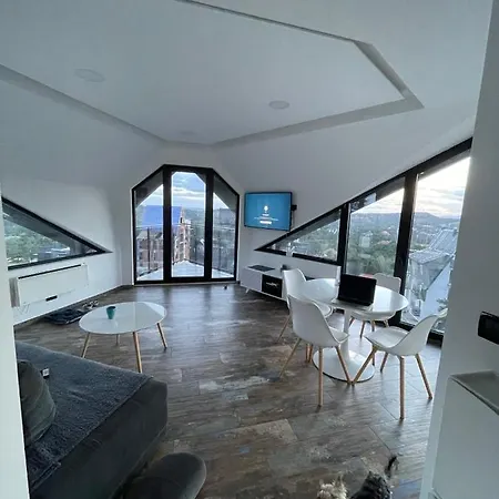 Diamond 4 * Divcibare